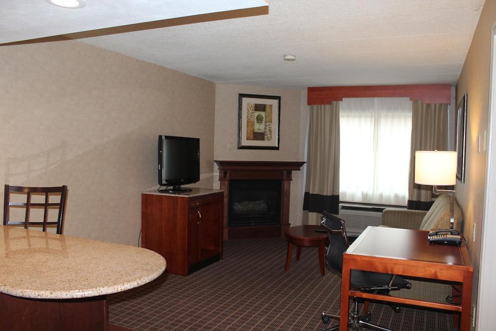 Comfort Inn & Suites West Springfield Buitenkant foto